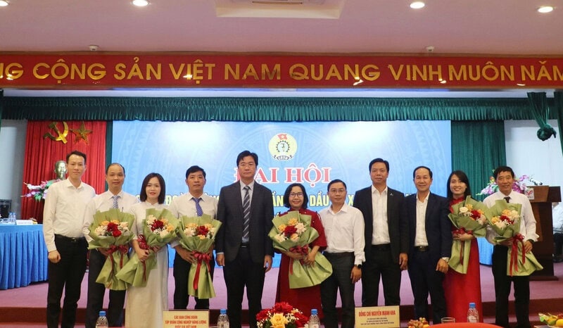 Công đoàn VNPOLY: Tiếp tục đổi mới, sáng tạo trong lao động sản xuất Công đoàn VNPoly