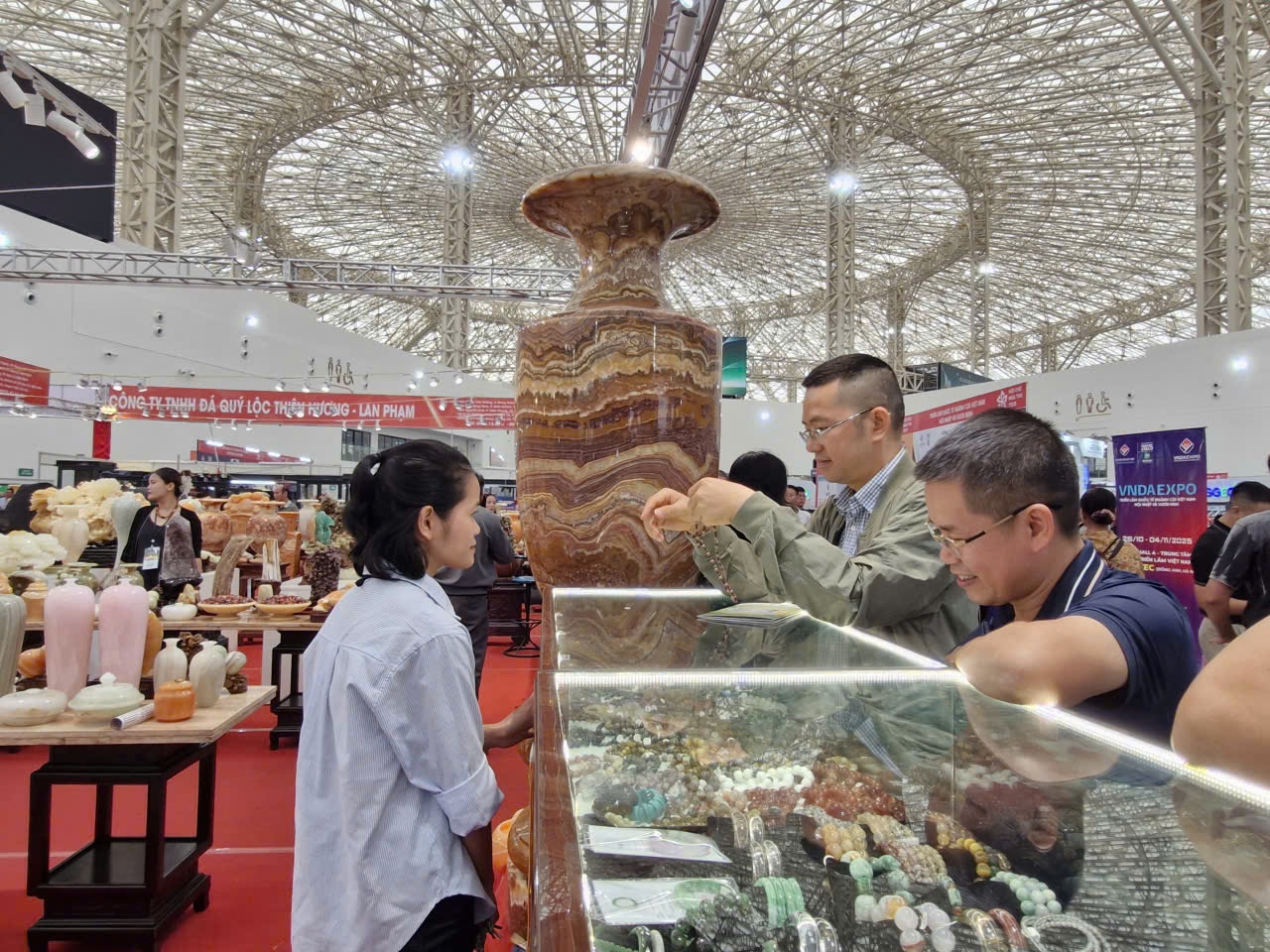 Khu đá quý - Tâm điểm  Khu đá quý - Tâm điểm