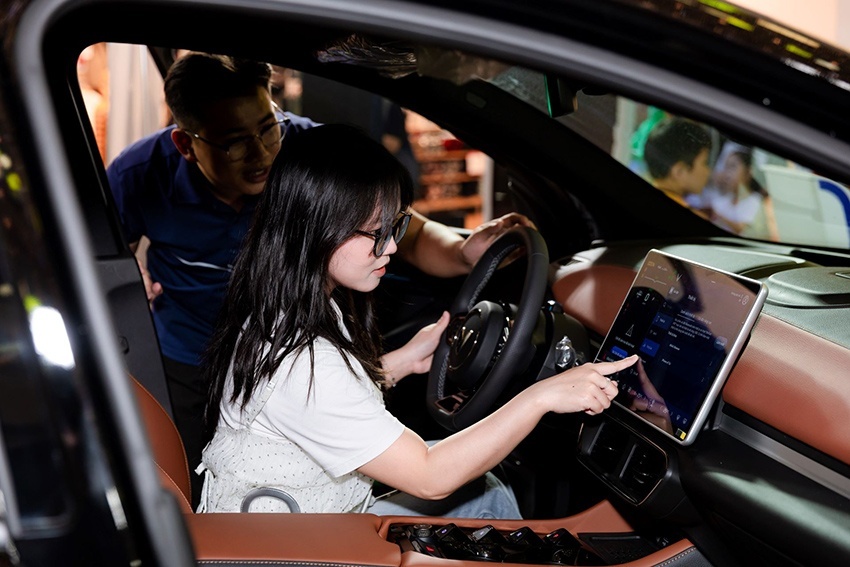 Bộ ba VinFast VF 7, VF 8, VF 9 hút khách tại ngày hội trải nghiệm xe điện Bộ ba VinFast VF 7, VF 8, VF 9 hút khách tại ngày hội trải nghiệm xe điện