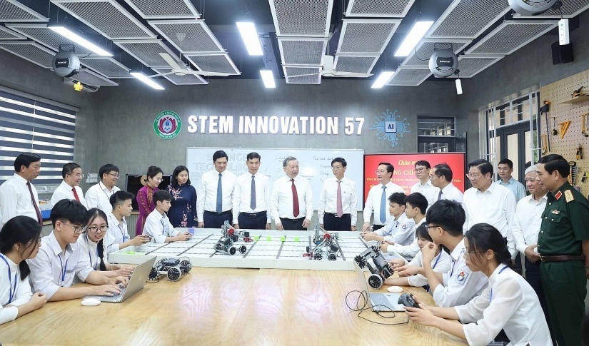 "Tôi rất ấn tượng khi Petrovietnam coi giáo dục - tri thức - công nghệ là nền tảng phát triển bền vững"