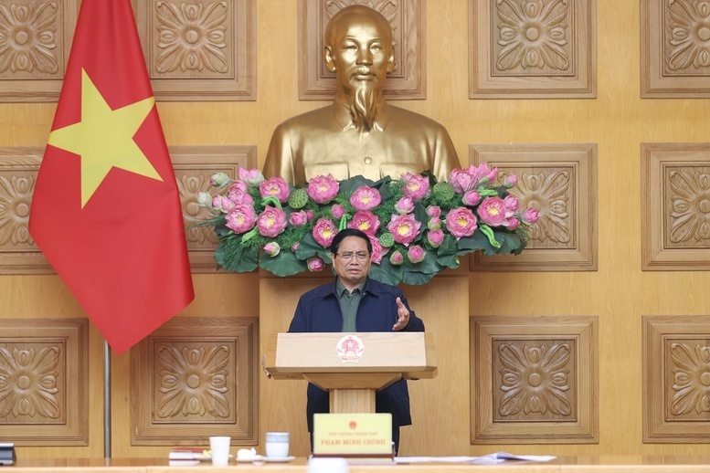 Thủ tướng: Bằng mọi biện pháp phải tiếp tế cho người dân tại những nơi bị cô lập do mưa lũ miền Trung Thủ tướng: Bằng mọi biện pháp phải tiếp tế cho người dân tại những nơi bị cô lập do mưa lũ miền Trung