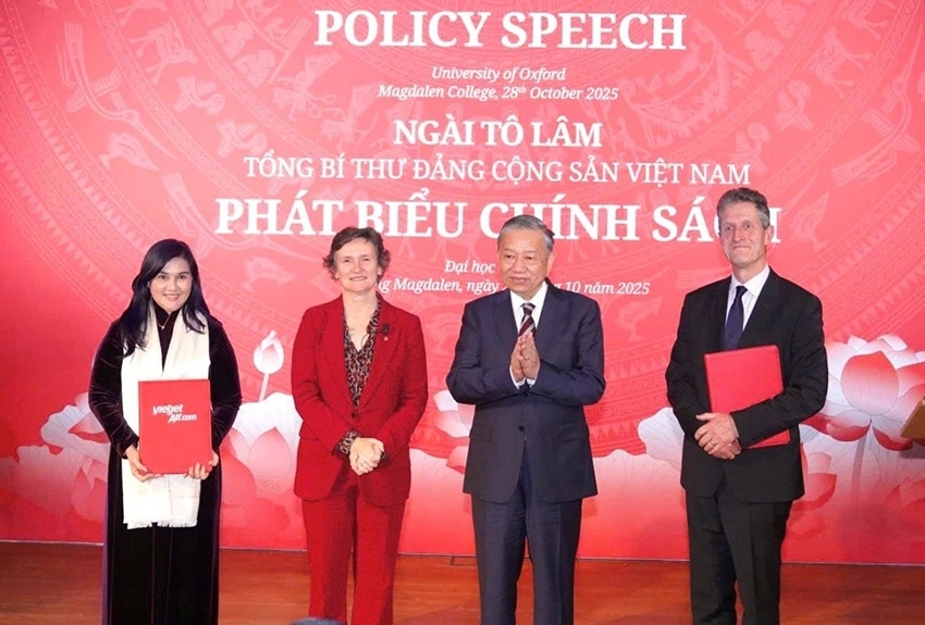 Tổng Bí thư Tô Lâm chứng kiến Đại học Oxford và Vietjet công bố kết quả công trình nghiên cứu Net Zero Carbon Tổng Bí thư Tô Lâm chứng kiến Đại học Oxford và Vietjet công bố kết quả công trình nghiên cứu Net Zero Carbon