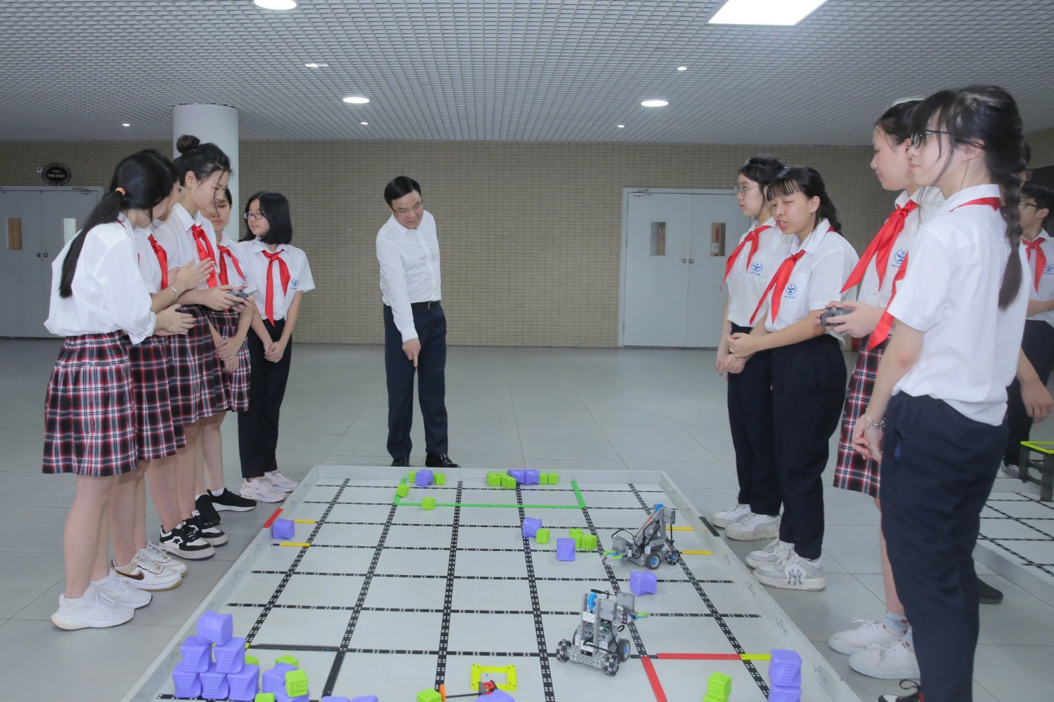 Petrovietnam đẩy nhanh tiến độ triển khai các phòng giáo dục thực hành STEM Petrovietnam đẩy nhanh tiến độ triển khai các phòng giáo dục thực hành STEM