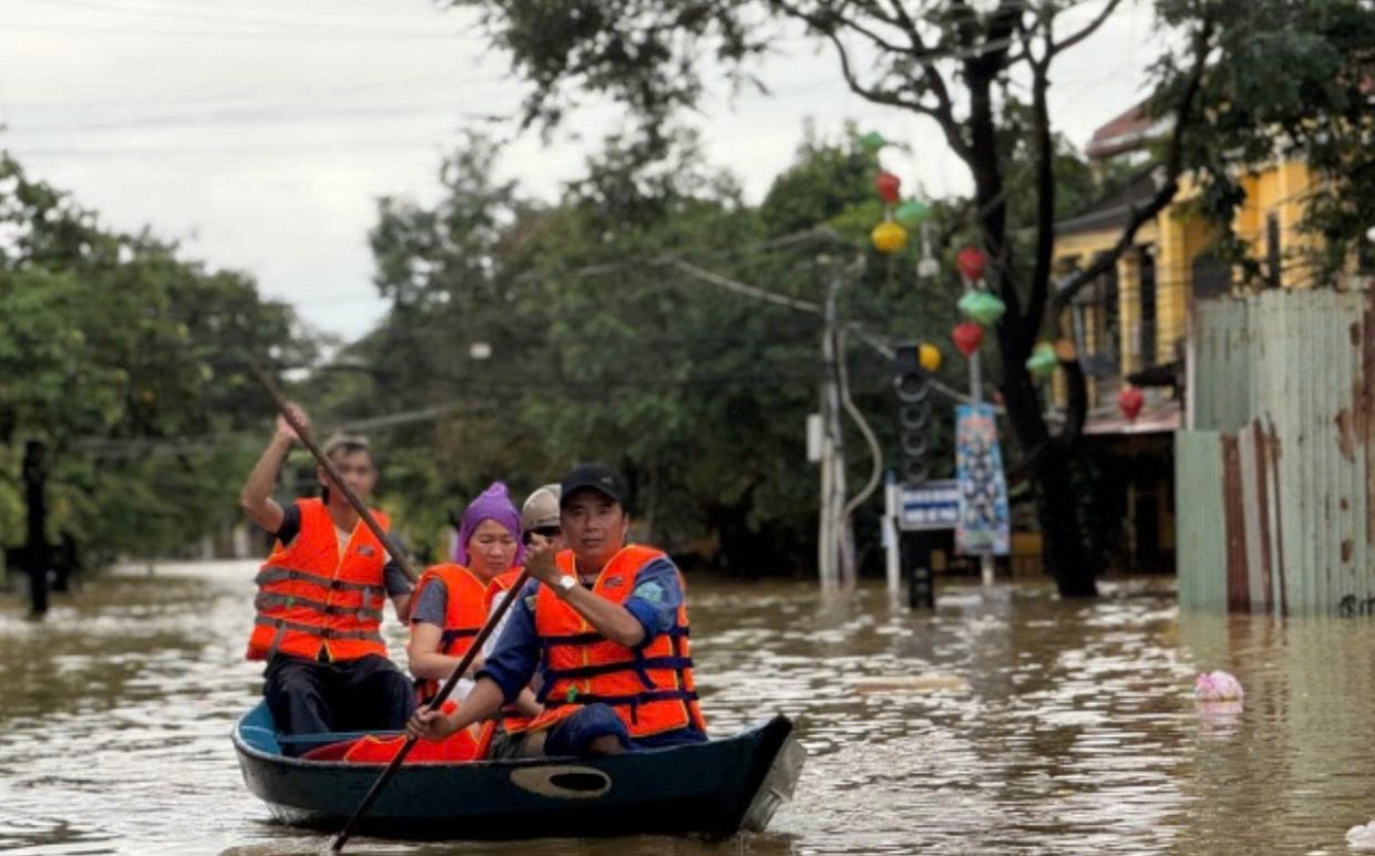 [Chùm ảnh] Hội An chìm trong cơn lũ lịch sử, vượt mức năm Giáp Thìn 1964