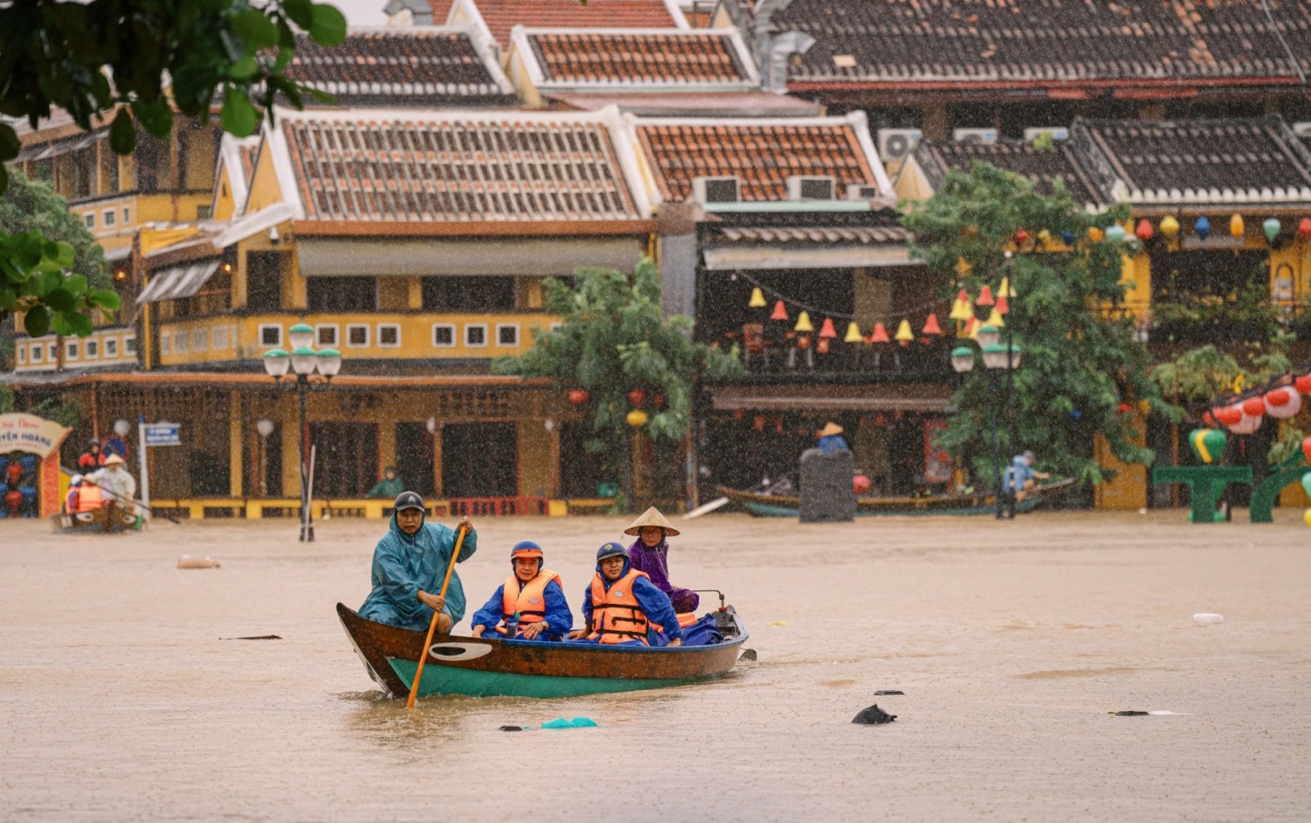 Thủ tướng quyết định hỗ trợ khẩn cấp 100 tỷ đồng cho Đà Nẵng