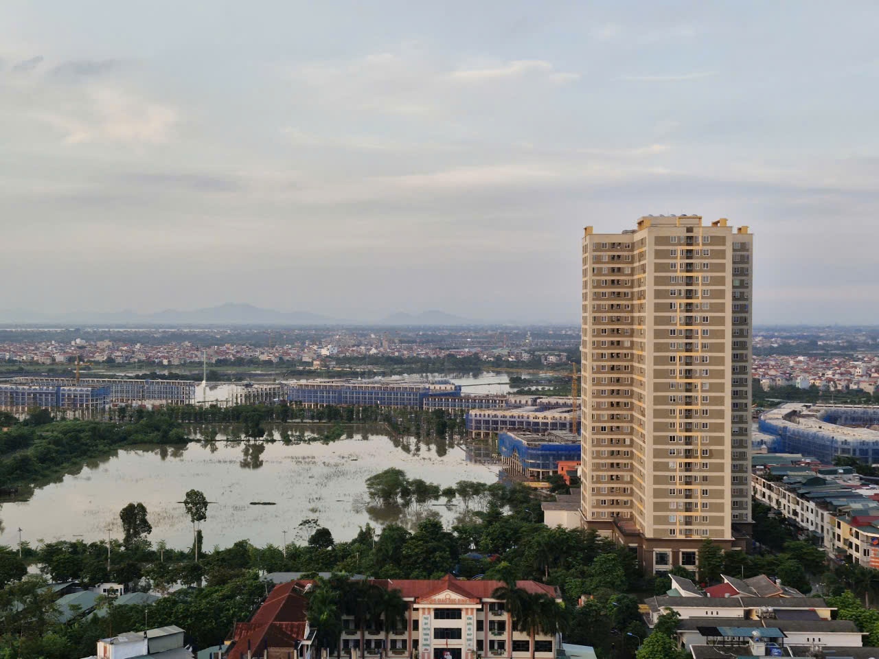 Thị trường BĐS quý III/2025: Gần 38.000 căn đủ điều kiện bán ra thị trường Thị trường BĐS quý III/2025: Gần 38.000 căn đủ điều kiện bán ra thị trường