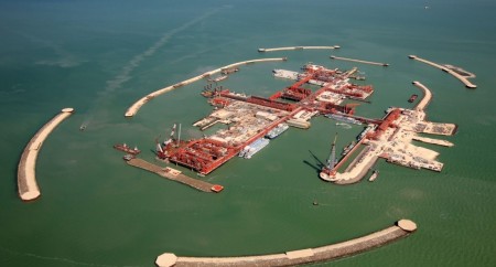Phía sau việc Kazakhstan và Exxon đàm phán mở rộng mỏ Kashagan
