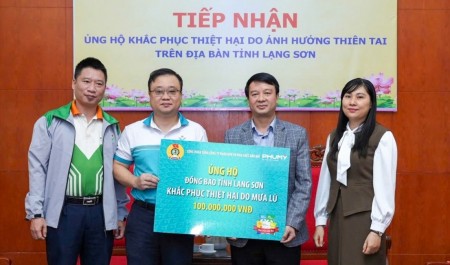 PVFCCo - Phú Mỹ trao kinh phí hỗ trợ đến đồng bào vùng bão lũ miền Bắc