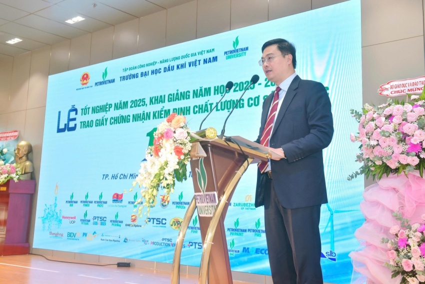 PVU tự hào đón nhận Giấy chứng nhận Kiểm định chất lượng giáo dục chu kỳ mới PVU vinh dự đón nhận Giấy chứng nhận Kiểm định chất lượng giáo dục chu kỳ mới