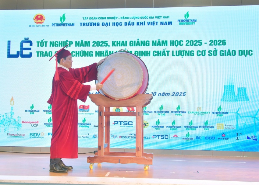 PVU long trọng tổ chức Lễ Khai giảng năm học mới 2025-2026 và Trao bằng Tốt nghiệp 2025   PVU long trọng tổ chức Lễ khai giảng năm học mới 2025-2026 và trao bằng tốt nghiệp 2025