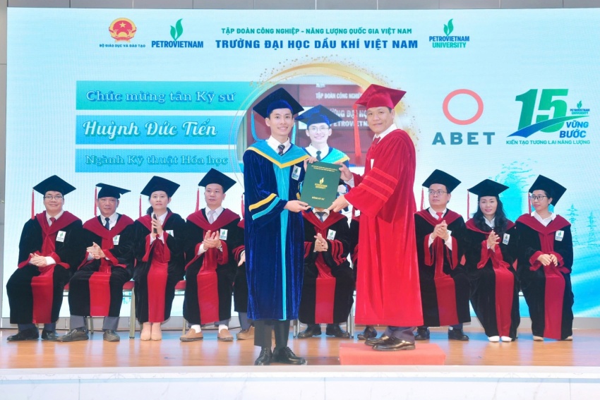 PVU long trọng tổ chức Lễ Khai giảng năm học mới 2025-2026 và Trao bằng Tốt nghiệp 2025   PVU long trọng tổ chức Lễ khai giảng năm học mới 2025-2026 và trao bằng tốt nghiệp 2025
