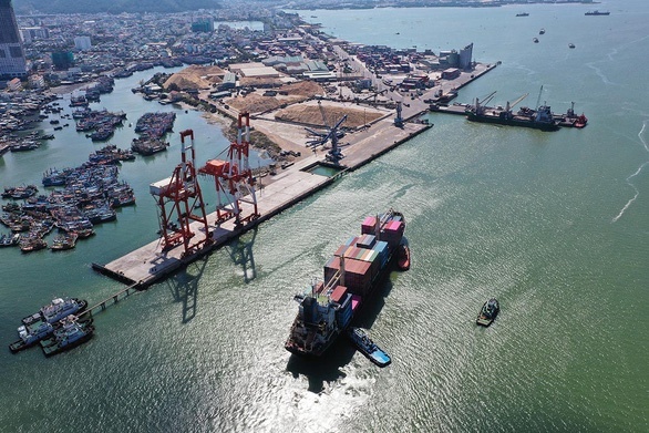 Cảng Quy Nhơn báo lãi trong quý III, tiếp tục đối mặt với hàng loạt rắc rối pháp lý Cảng Quy Nhơn báo lãi trong quý III, tiếp tục đối mặt với hàng loạt rắc rối pháp lý