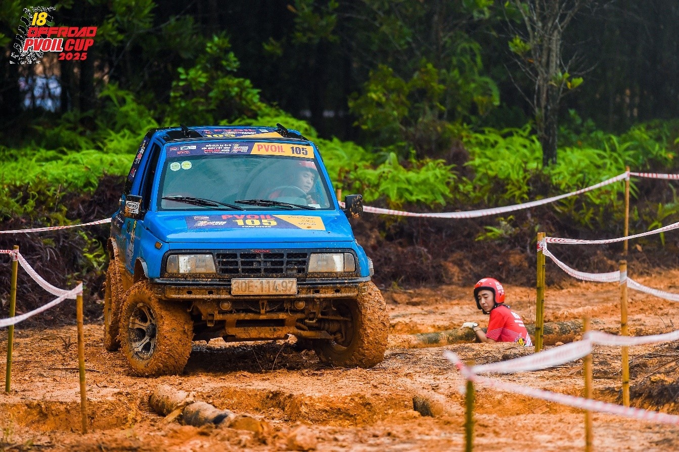 Khai mạc PVOIL VOC 2025, ghi dấu 10 năm đồng hành cùng giải đua xe ô tô địa hình Việt Nam