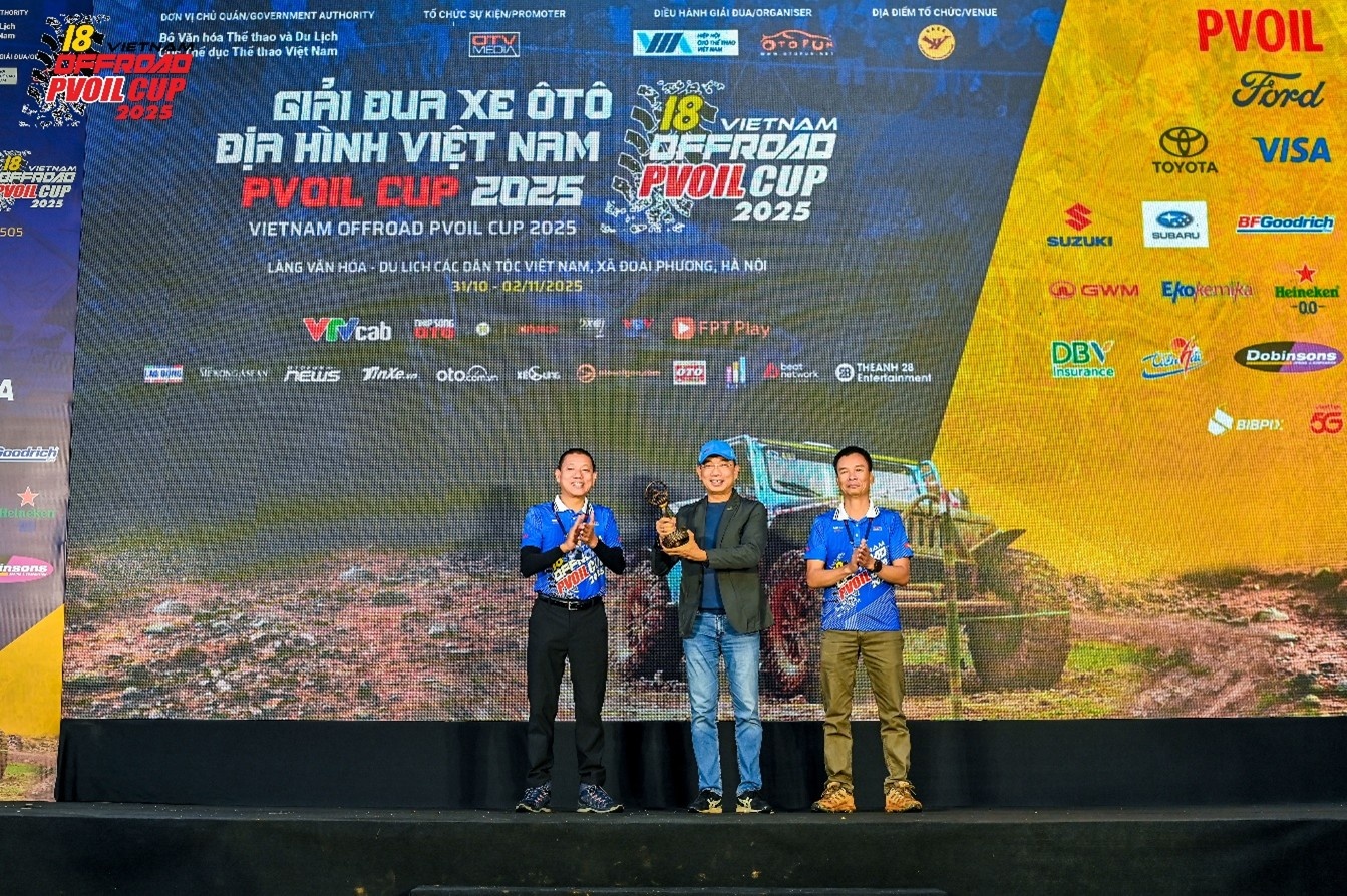 Khai mạc PVOIL VOC 2025, ghi dấu 10 năm đồng hành cùng giải đua xe ô tô địa hình Việt Nam