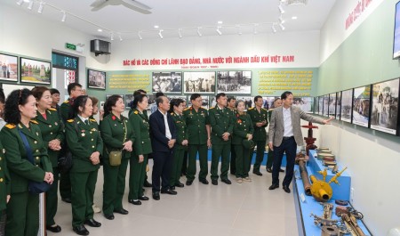 Hành trình về nguồn ý nghĩa của Hội CCB BMQL&ĐH Petrovietnam