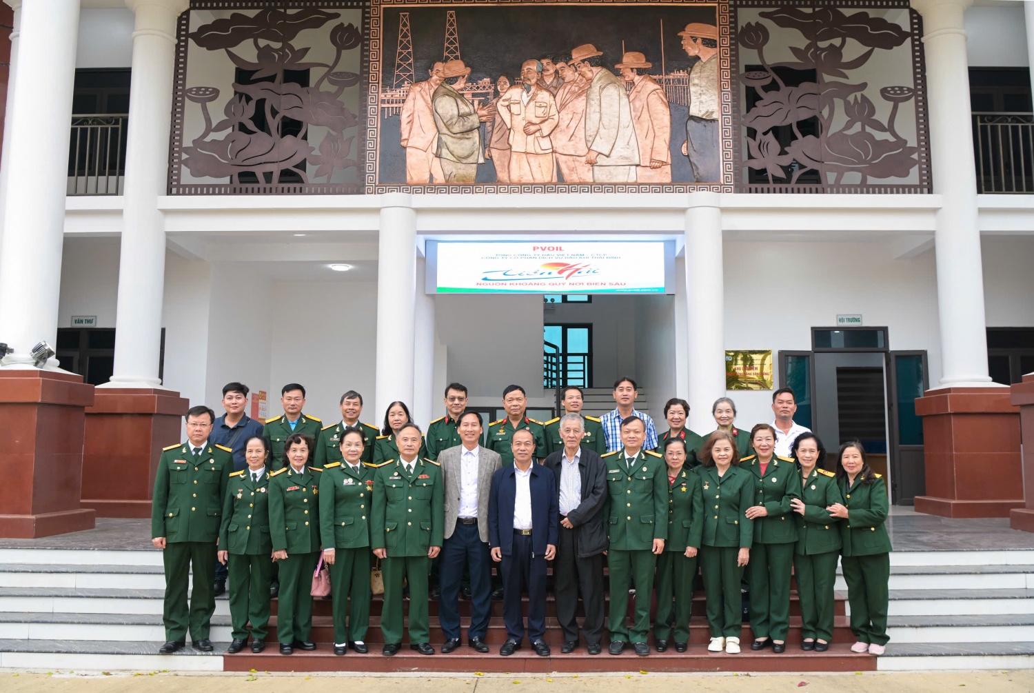 Hành trình về nguồn ý nghĩa của Hội CCB BMQL&amp;ĐH Petrovietnam