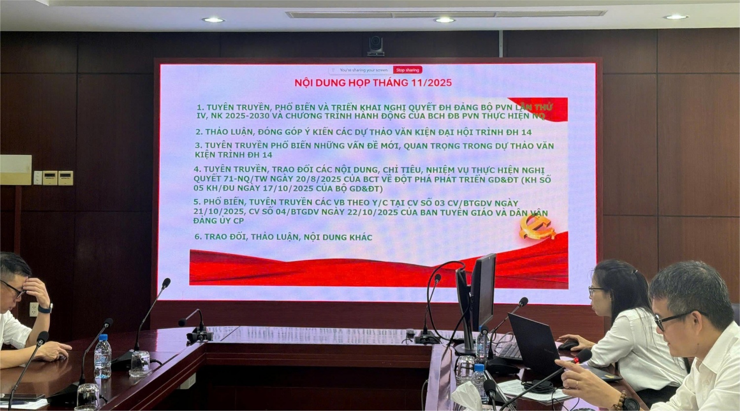 Đảng bộ Nghiên cứu Khoa học và Đào tạo sinh hoạt chi bộ theo chủ đề “Tiên phong - Vượt trội - Bền vững - Toàn cầu” Đảng bộ Nghiên cứu Khoa học và Đào tạo sinh hoạt chi bộ theo chủ đề “Tiên phong - Vượt trội - Bền vững - Toàn cầu”