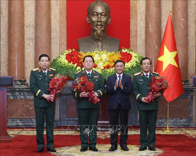 Trao quyết định bổ nhiệm Chủ nhiệm Tổng cục Chính trị và thăng quân hàm Đại tướng, Thượng tướng Trao quyết định bổ nhiệm Chủ nhiệm Tổng cục Chính trị và thăng quân hàm Đại tướng, Thượng tướng