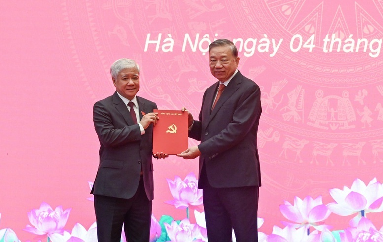 Đồng chí Đỗ Văn Chiến giữ chức Phó Bí thư Thường trực Đảng ủy Quốc hội Đồng chí Đỗ Văn Chiến giữ chức Phó Bí thư Thường trực Đảng ủy Quốc hội