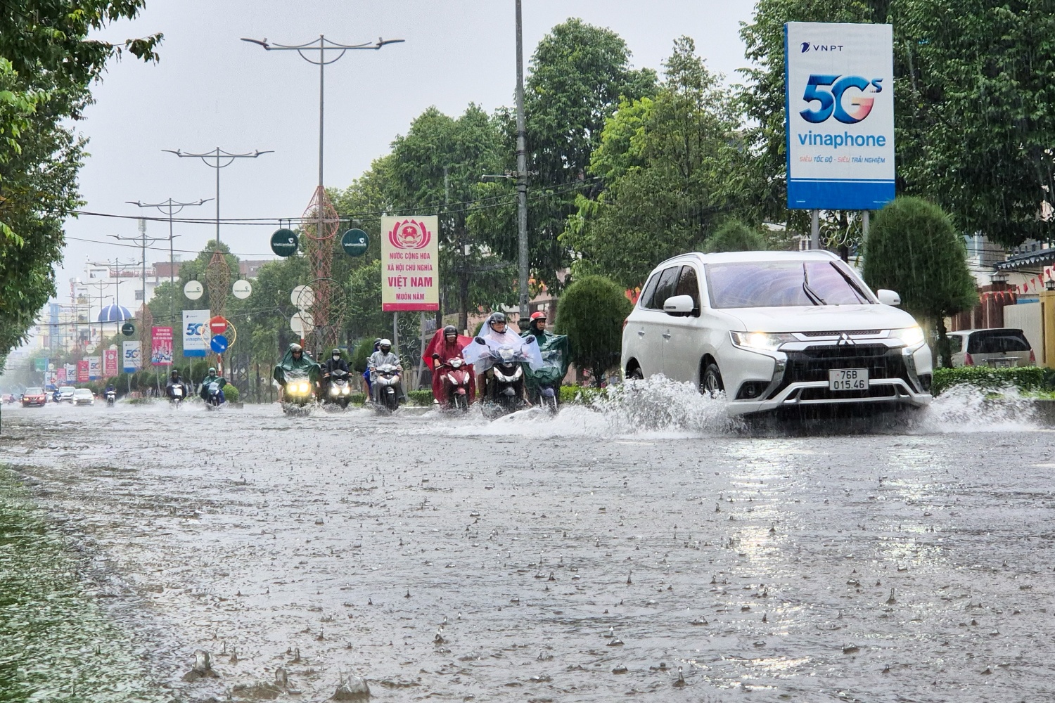 Ứng phó bão số 13: Quảng Ngãi kích hoạt kịch bản sơ tán hơn 26.000 hộ dân