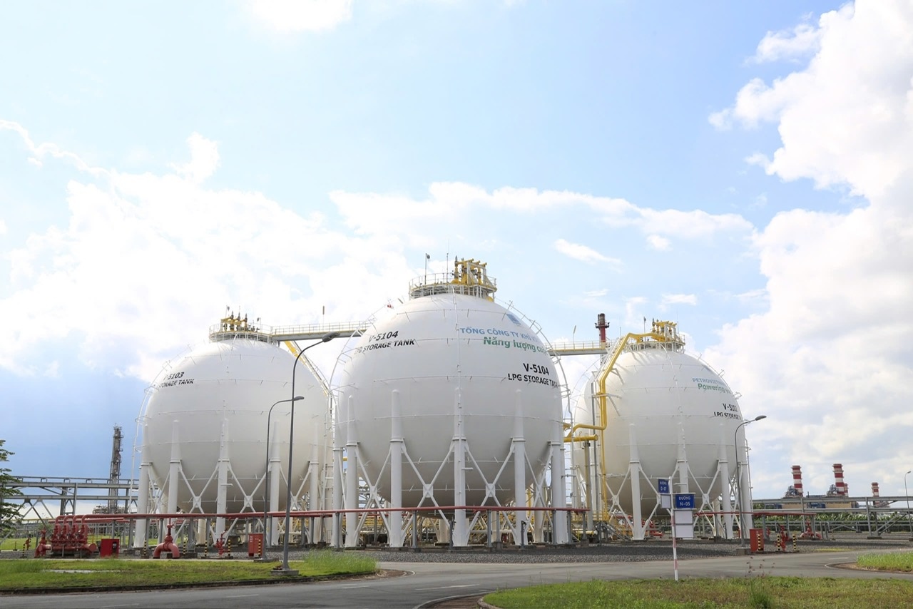 Cụm Khí – Điện – Đạm Cà Mau: Hạt nhân phát triển kinh tế vùng cực Nam Cụm Khí – Điện – Đạm Cà Mau: Hạt nhân phát triển kinh tế vùng cực Nam