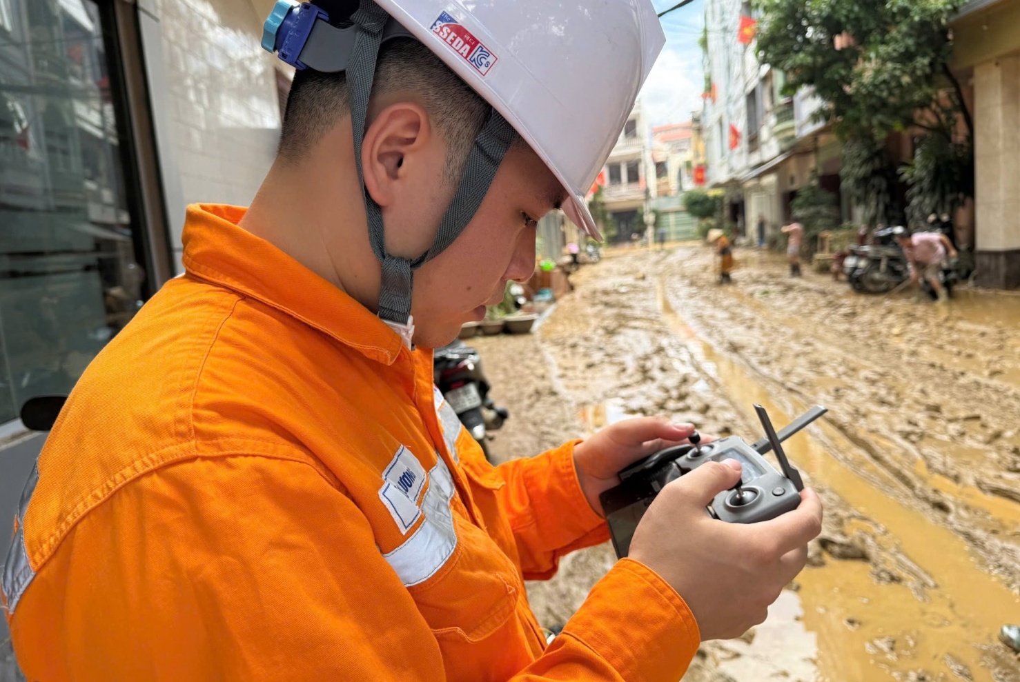 EVN tăng tốc hoàn thành các dự án nguồn và lưới điện lớn