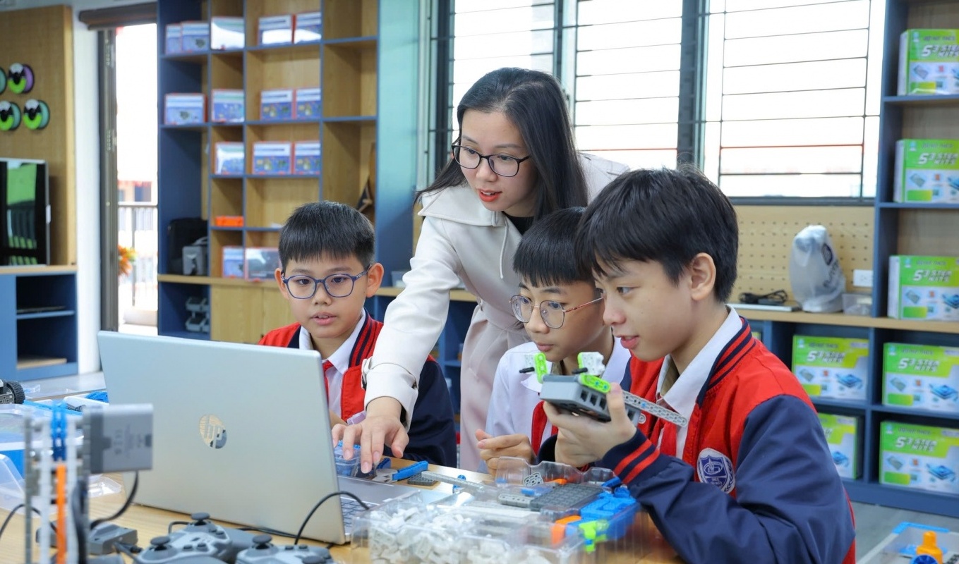 Lan tỏa “sức nóng” tại phòng giáo dục thực hành STEM tại Trường THCS Tây Mỗ 3