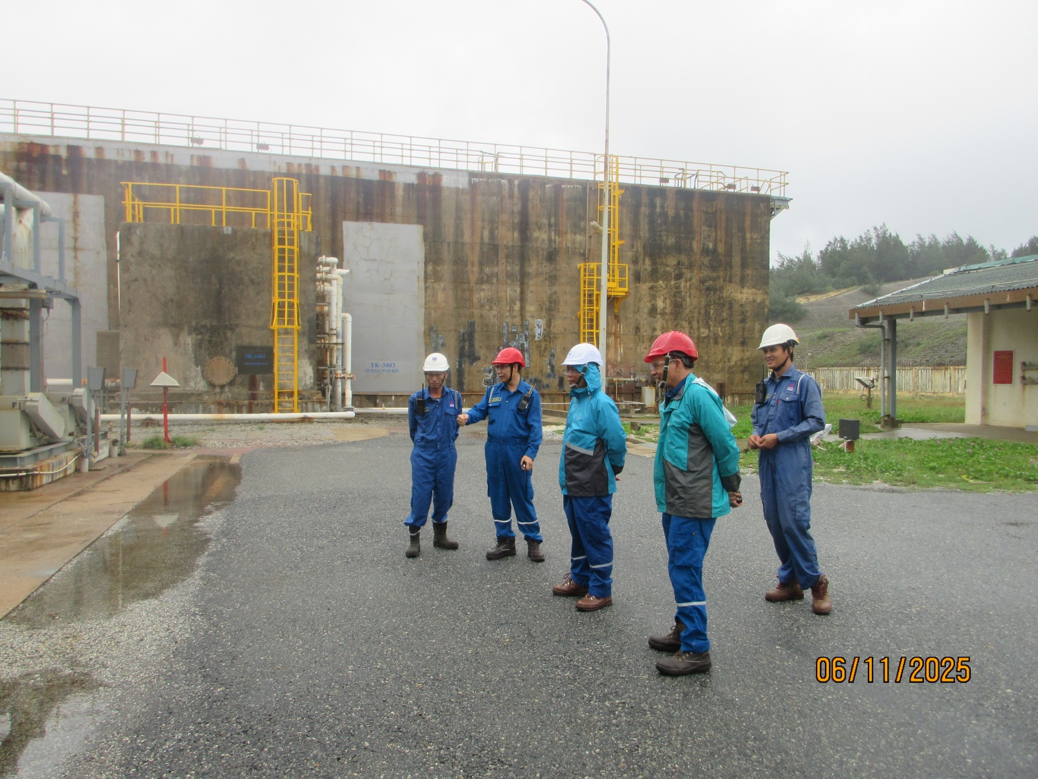 BSR đặt mục tiêu đảm bảo an toàn cho con người và vận hành nhà máy trước bão số 13 BSR đặt mục tiêu đảm bảo an toàn cho con người và vận hành nhà máy trước bão số 13