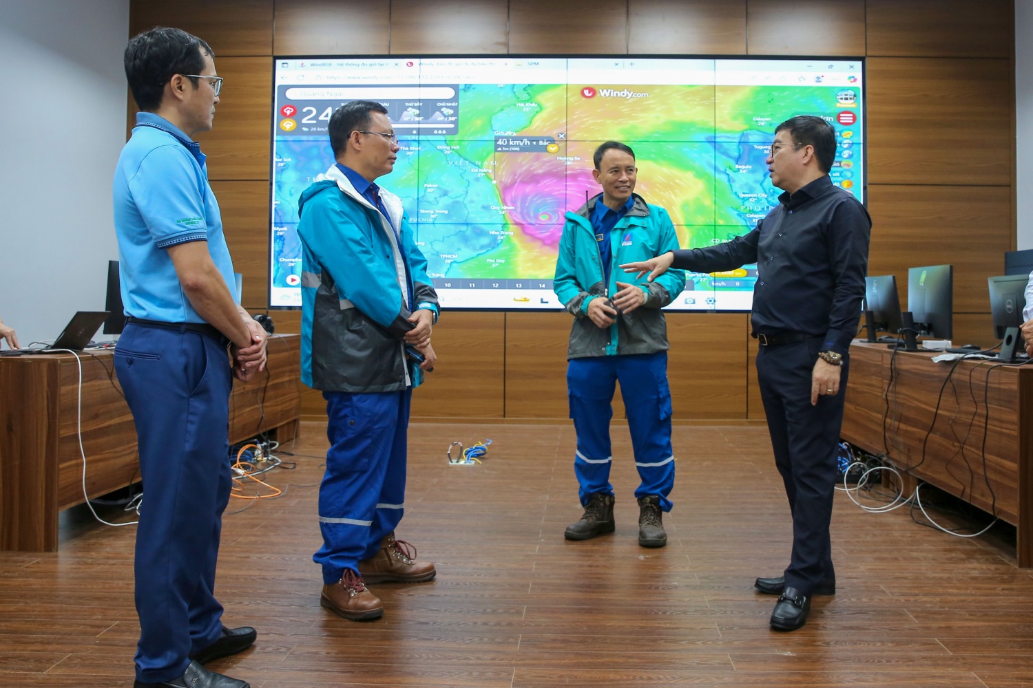 BSR đặt mục tiêu đảm bảo an toàn cho con người và vận hành nhà máy trước bão số 13 BSR đặt mục tiêu đảm bảo an toàn cho con người và vận hành nhà máy trước bão số 13