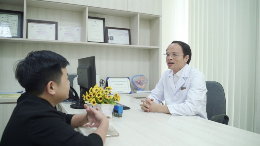 “Cậu bé” 32 tuổi trở thành đàn ông thực thụ và cao thêm 7 cm sau khi điều trị tại Vinmec