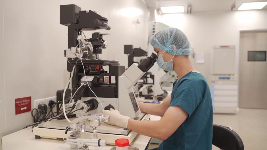 “Cậu bé” 32 tuổi trở thành đàn ông thực thụ và cao thêm 7 cm sau khi điều trị tại Vinmec