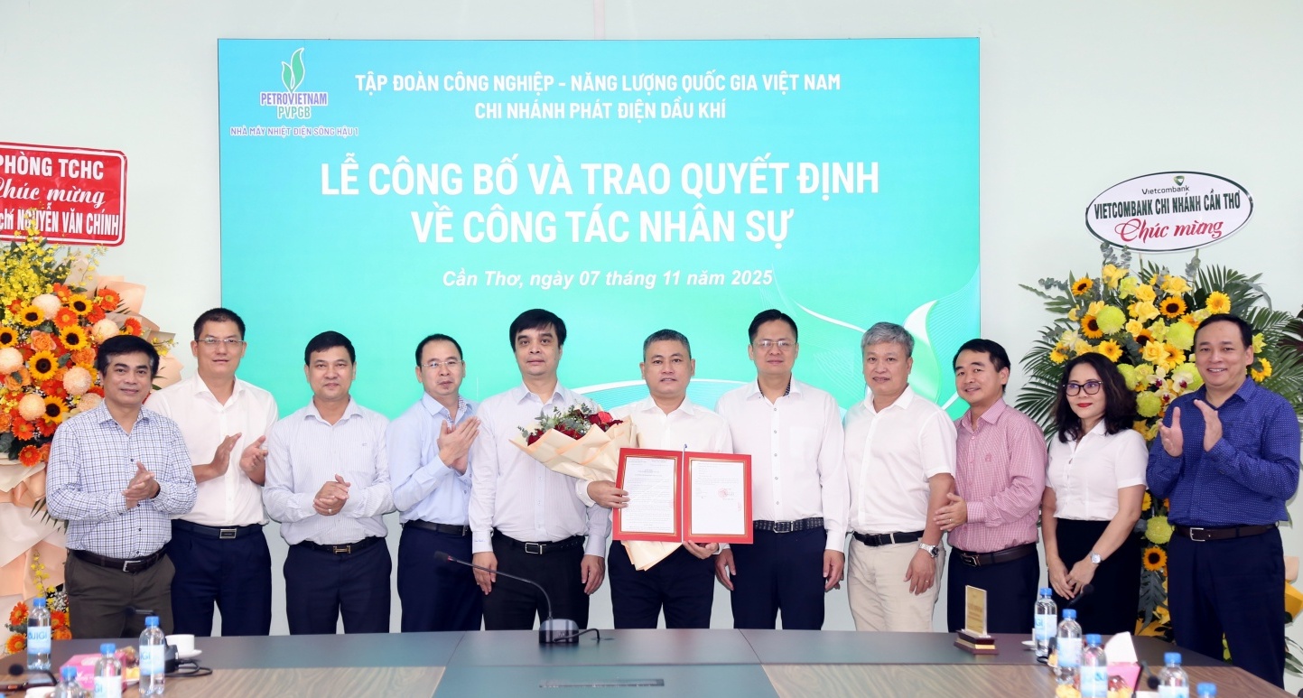 PVPGB công bố và trao quyết định bổ nhiệm Giám đốc NMNĐ Sông Hậu 1