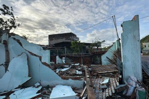 [Chùm ảnh] Miền Trung tan hoang sau bão Kalmaegi