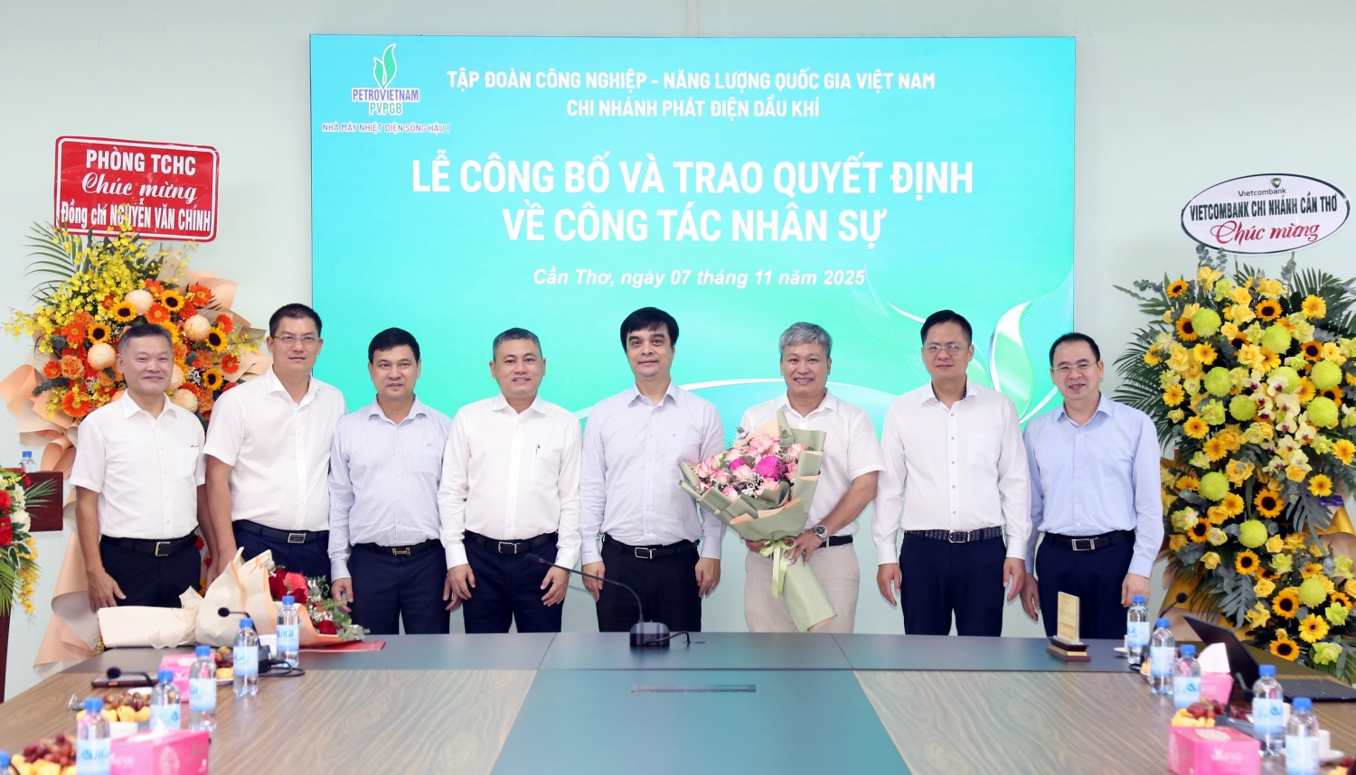 PVPGB công bố và trao quyết định bổ nhiệm Giám đốc NMNĐ Sông Hậu 1 PVPGB công bố và trao quyết định bổ nhiệm Giám đốc NMNĐ Sông Hậu 1