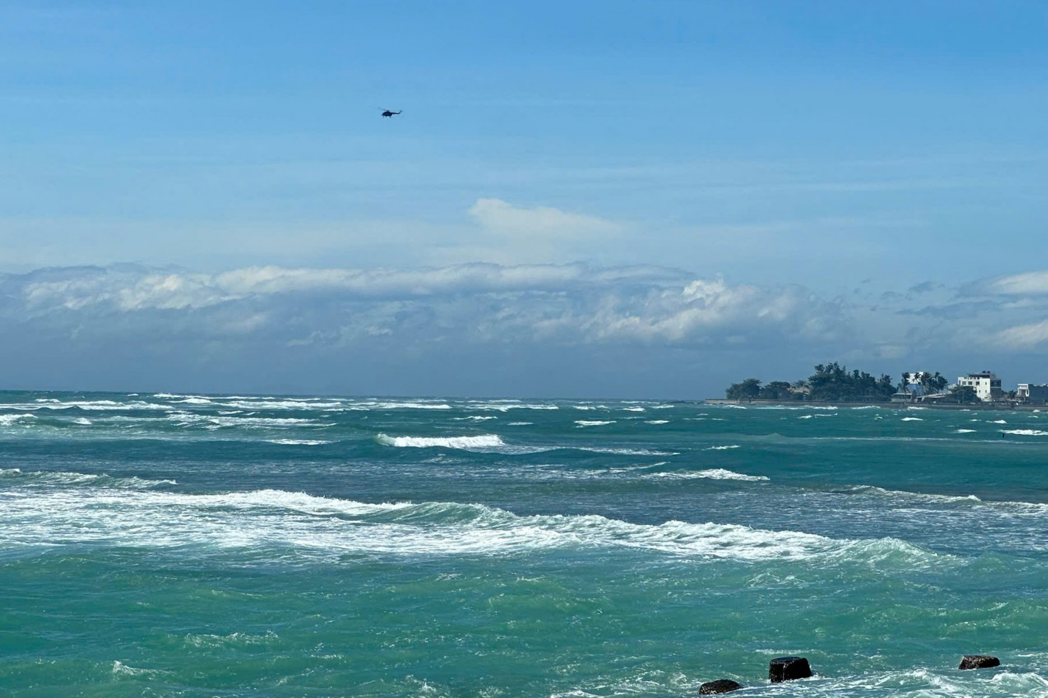 Quảng Ngãi nỗ lực khắc phục hậu quả do bão số 13 Quảng Ngãi nỗ lực khắc phục hậu quả do bão số 13