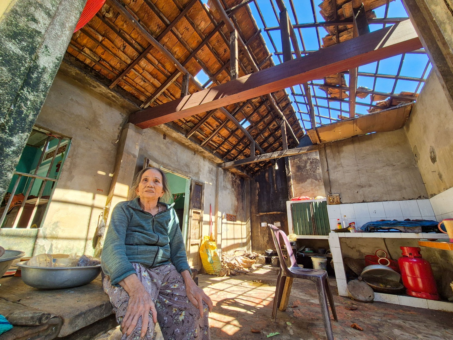 Quảng Ngãi: Nỗ lực khắc phục hậu quả do bão số 13 Quảng Ngãi: Nỗ lực khắc phục hậu quả do bão số 13