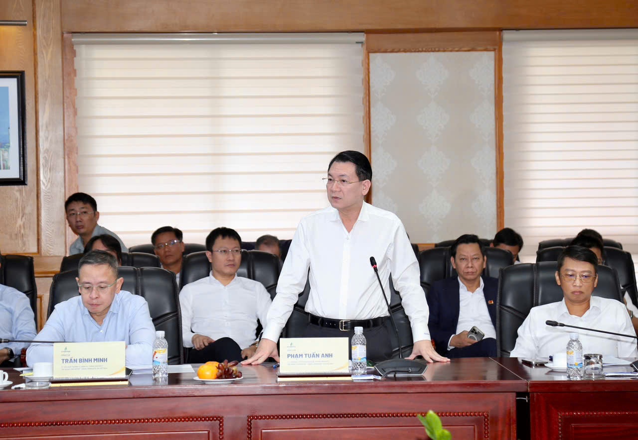 [Chùm ảnh] Dấu ấn quan trọng của Petrovietnam chào mừng Đại hội Đảng toàn quốc lần thứ XIV