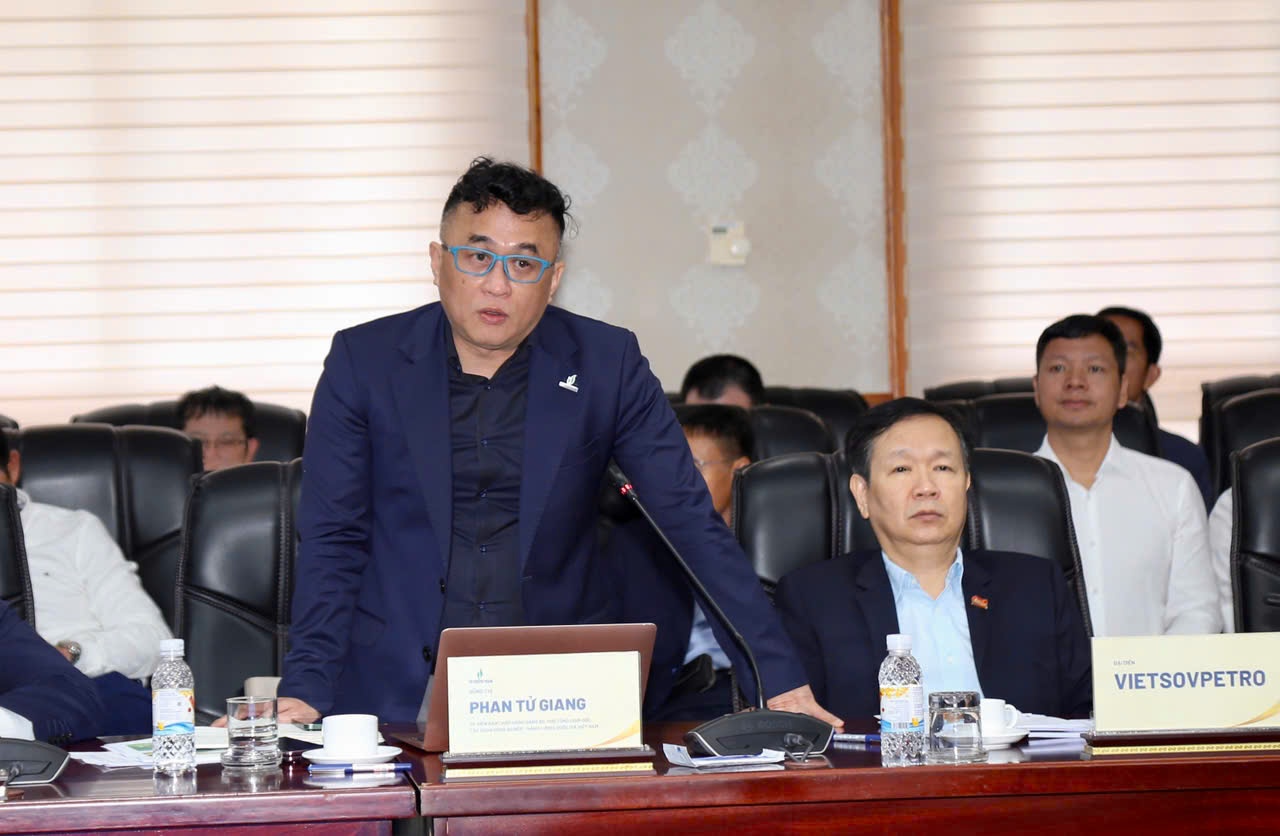 [Chùm ảnh] Dấu ấn quan trọng của Petrovietnam chào mừng Đại hội Đảng toàn quốc lần thứ XIV