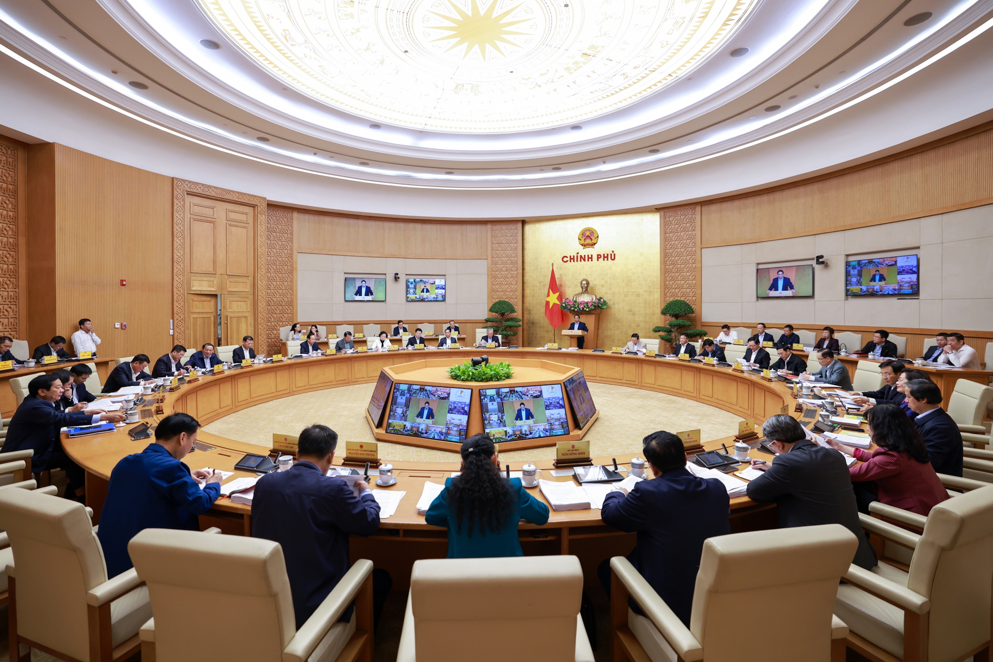 Thủ tướng: Tốc độ tăng GDP quý IV phải đạt trên 8,4%