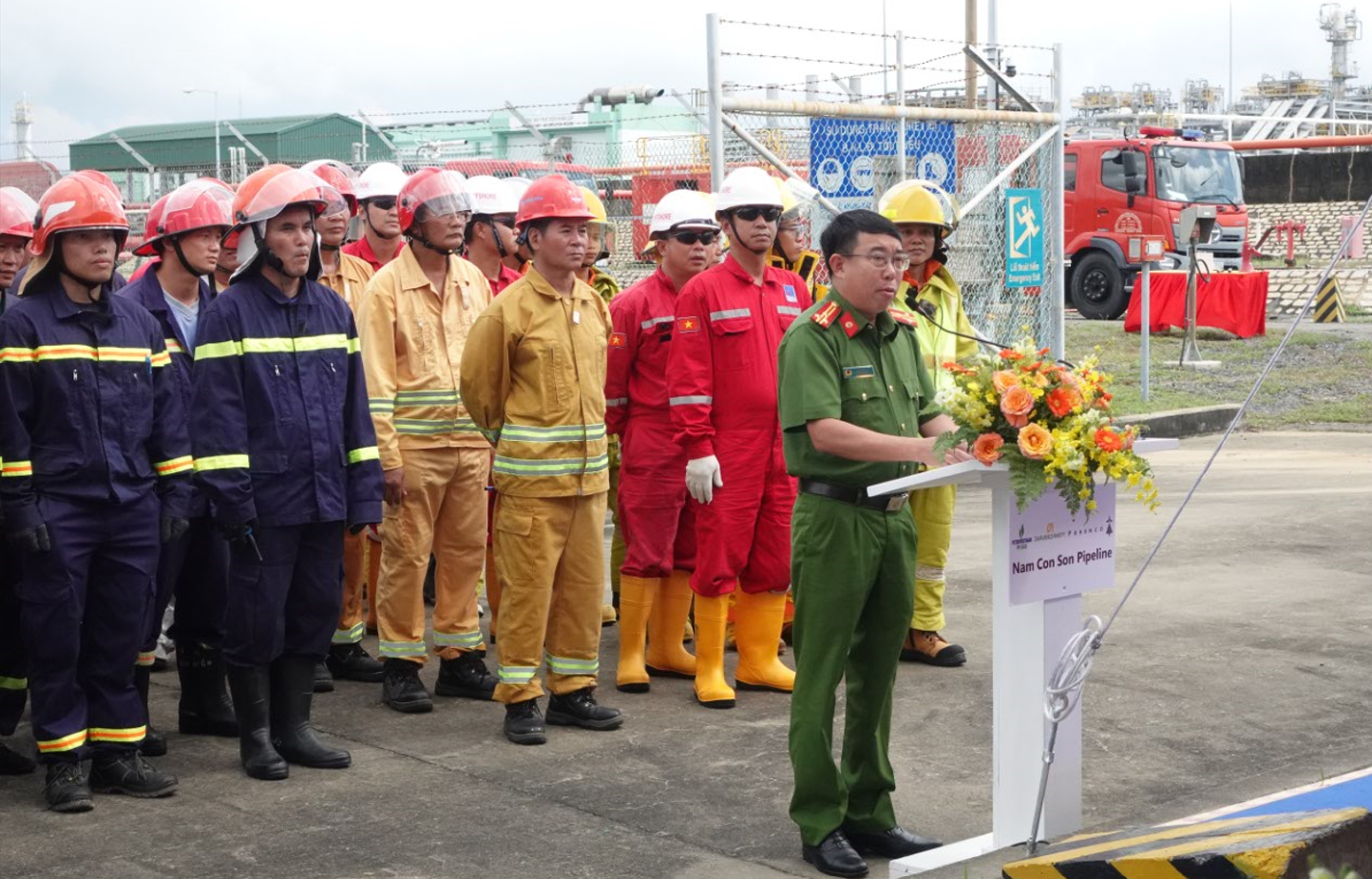 Đại tá Trịnh Hồng Việt - Phó Trưởng phòng PC07 Công an TP. HCM phát biểu chỉ đạo tại Buổi diễn tập Đại tá Trịnh Hồng Việt - Phó Trưởng phòng PC07 Công an TP. HCM phát biểu chỉ đạo tại Buổi diễn tập