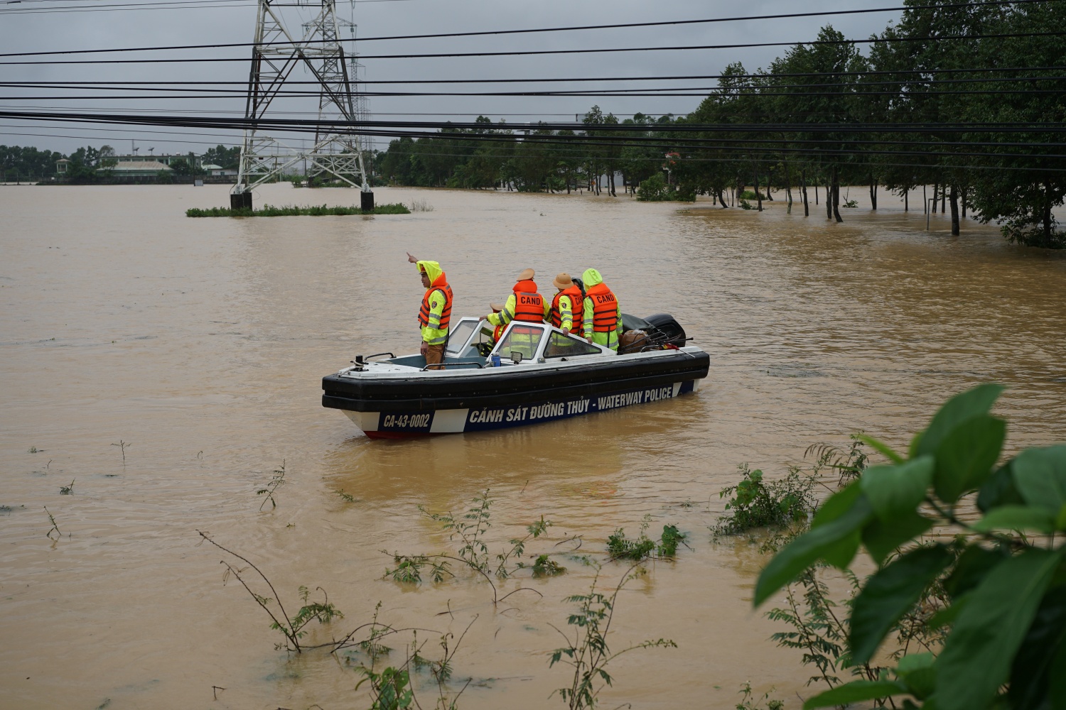 Lực lượng chức năng TP Đà Nẵng tham gia công tác cứu hộ tại đợt mưa lớn cuối tháng 10/2025 Lực lượng chức năng TP Đà Nẵng tham gia công tác cứu hộ tại đợt mưa lớn cuối tháng 10/2025