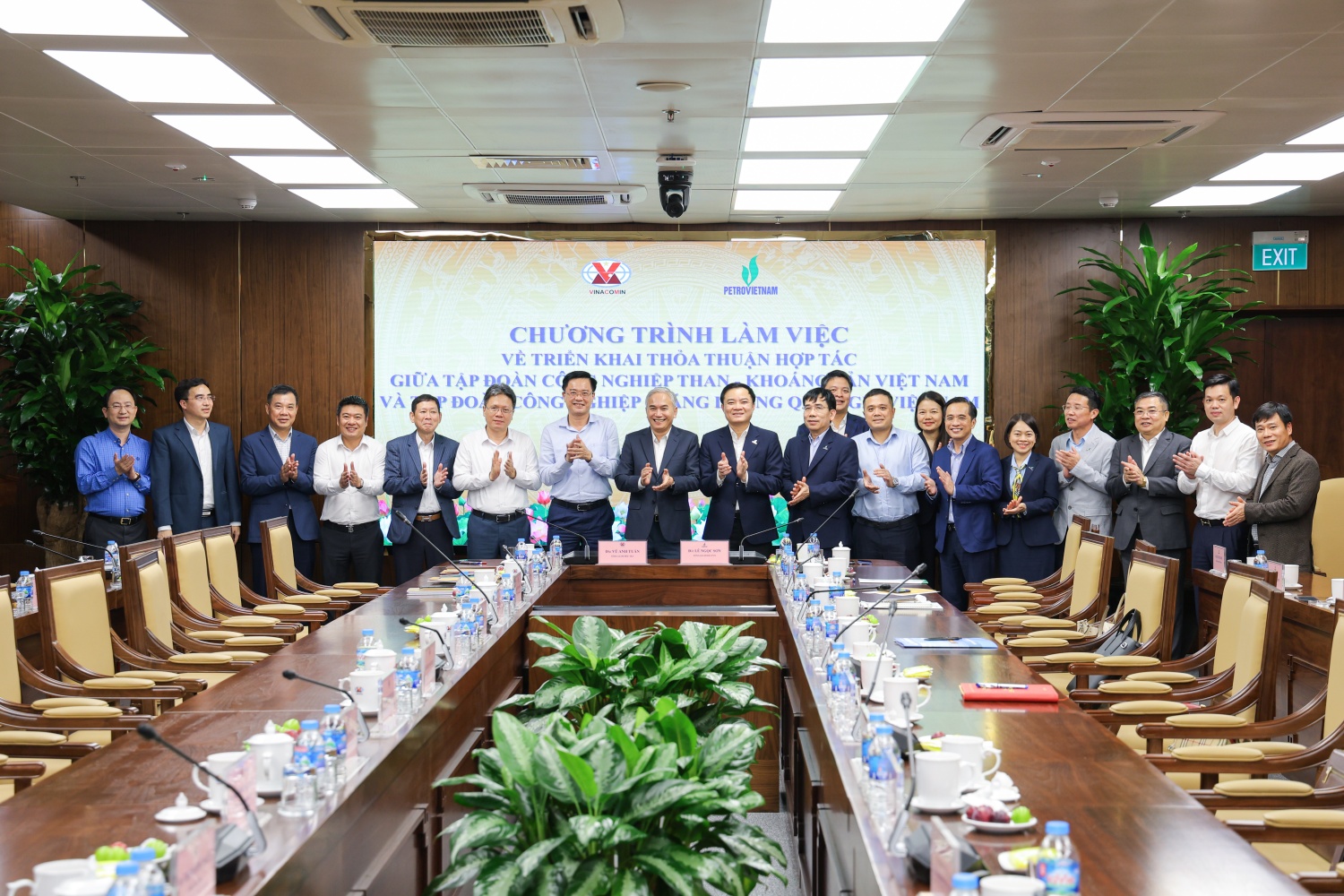 Petrovietnam và TKV thúc đẩy tiến độ triển khai hợp tác toàn diện Petrovietnam và TKV thúc đẩy tiến độ triển khai hợp tác toàn diện