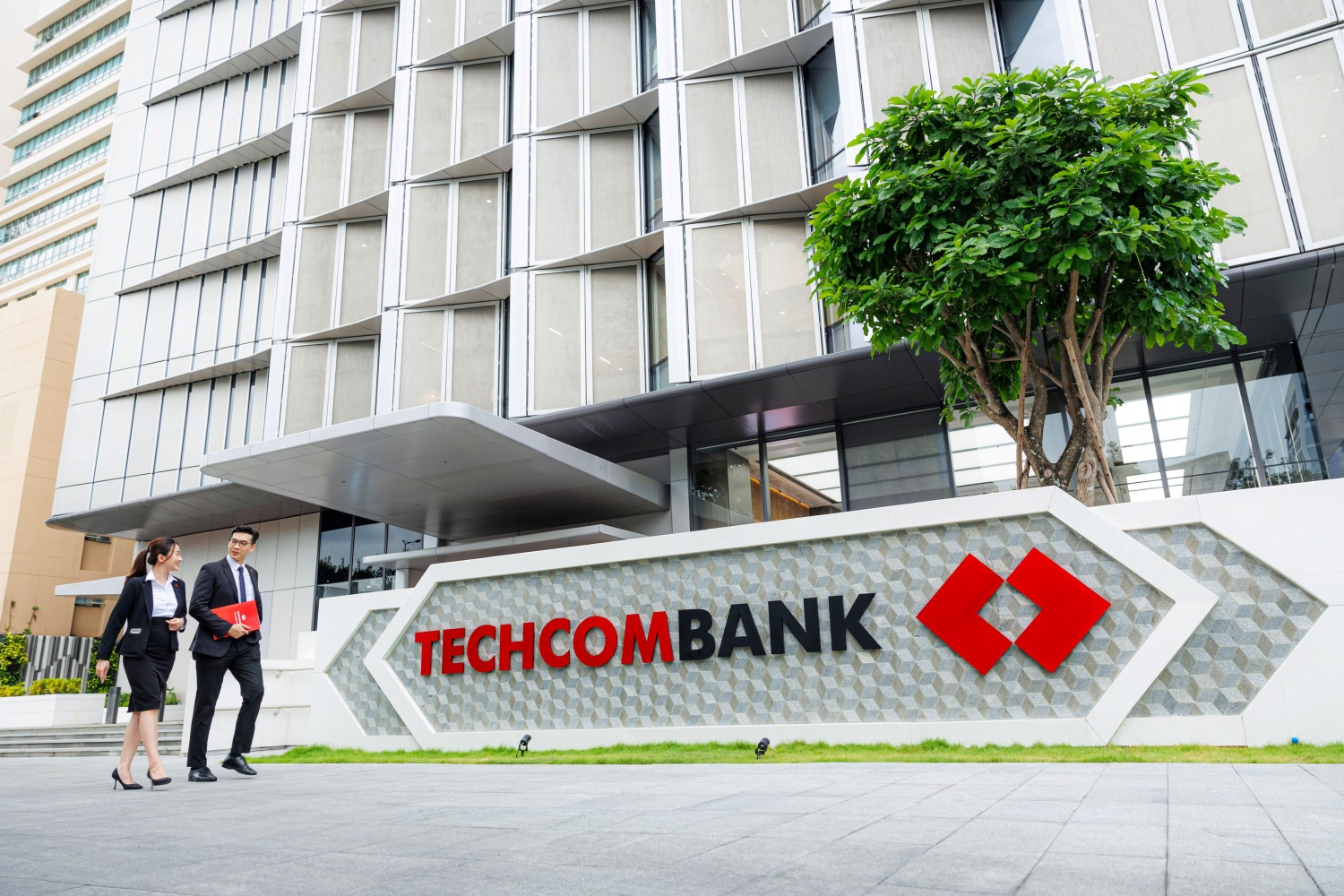 Techcombank được cả Fitch Ratings và S&P Global xếp hạng tín nhiệm ở mức cao Techcombank được cả Fitch Ratings và S&P Global xếp hạng tín nhiệm ở mức cao