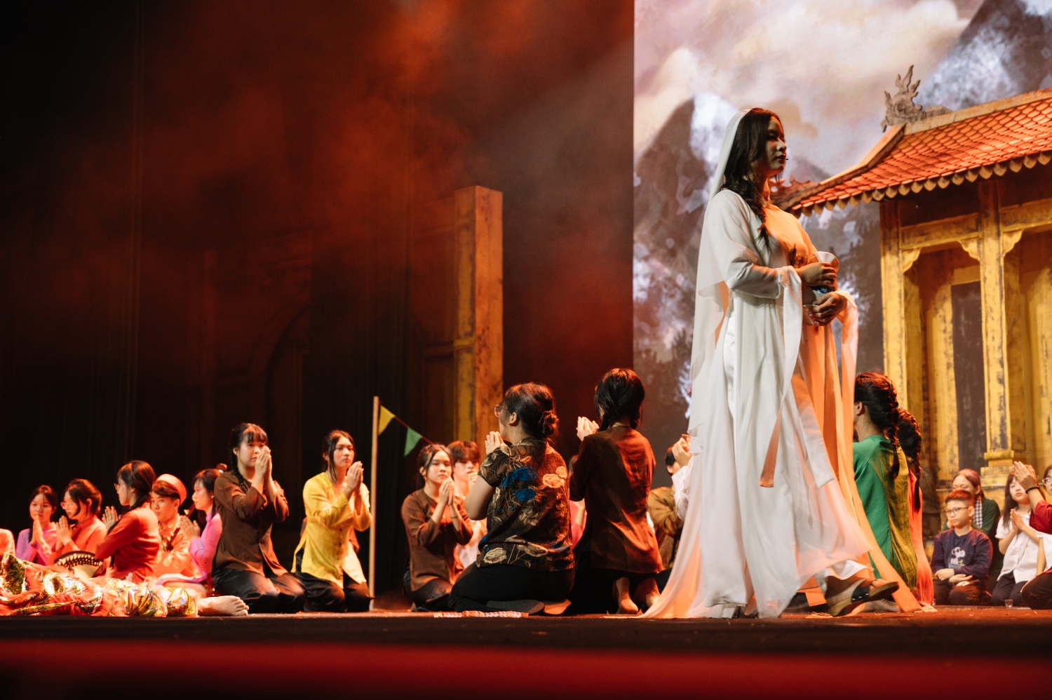 “Rạch Cạn” - Làn gió trẻ thổi bừng sức sống mới cho sân khấu kịch truyền thống “Rạch Cạn” - Làn gió trẻ thổi bừng sức sống mới cho sân khấu kịch truyền thống