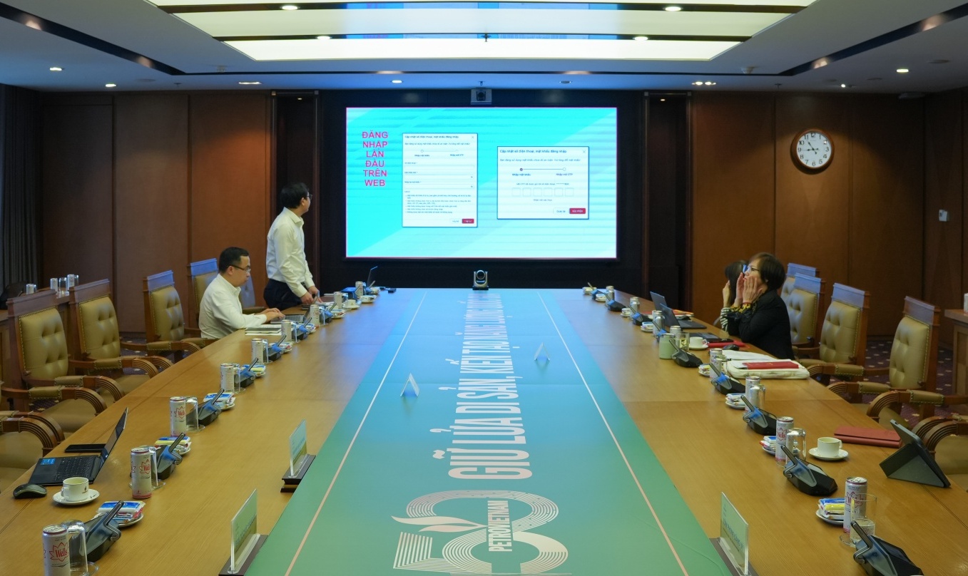 [VIDEO] Đảng bộ Petrovietnam hướng dẫn triển khai ứng dụng "Sổ tay đảng viên điện tử”