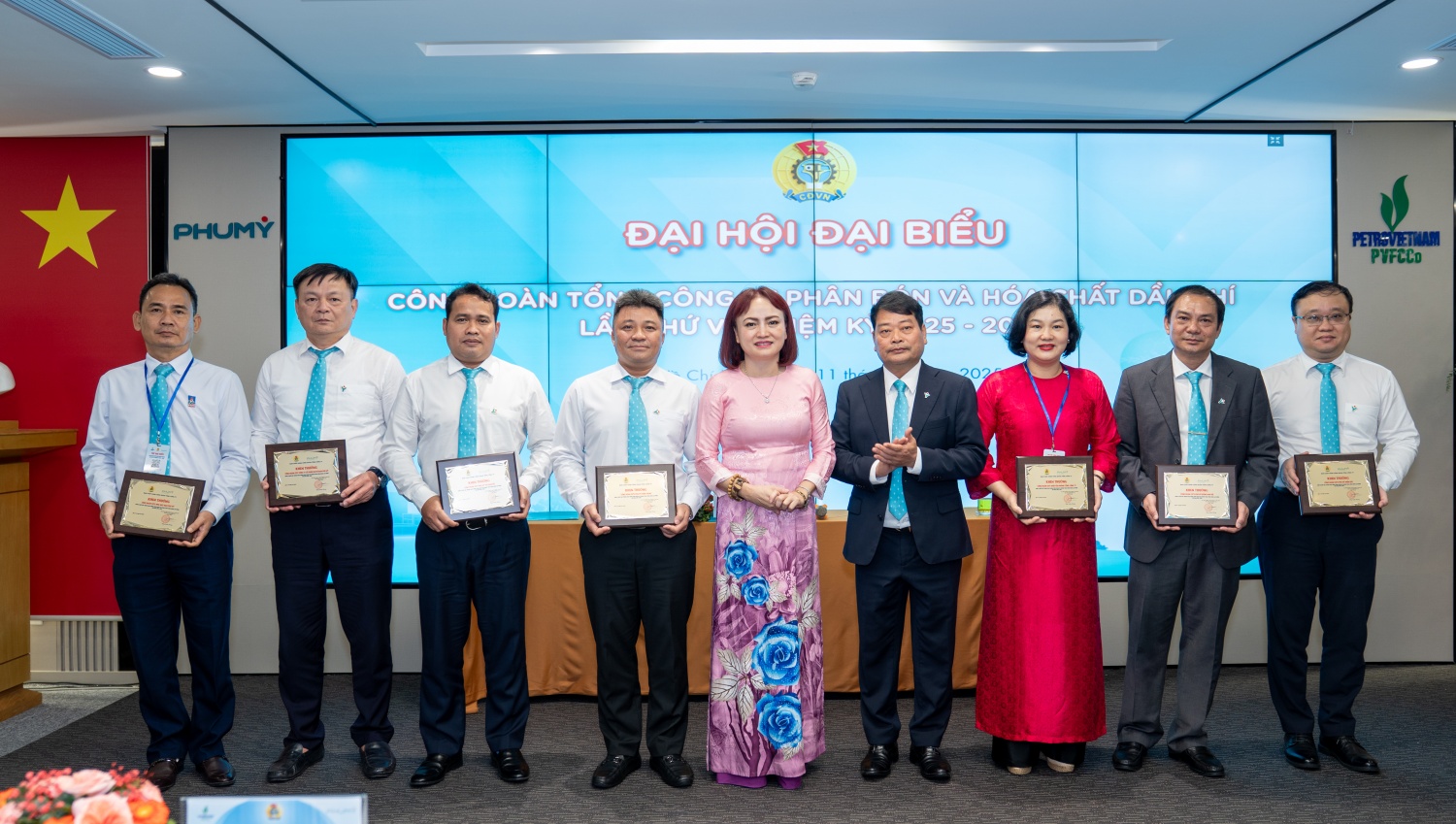 Khẳng định vai trò Đồng hành – Trách nhiệm – Nghĩa tình Khẳng định vai trò Đồng hành – Trách nhiệm – Nghĩa tình