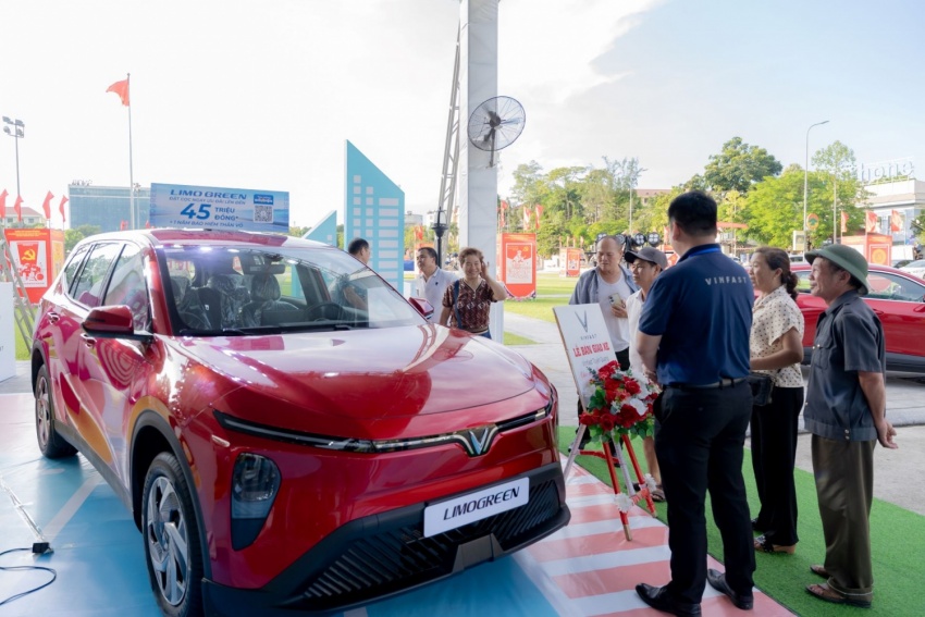 Tài xế dịch vụ: “Cày tiền” bằng VinFast Limo Green, tự tin 1,5 năm hoàn vốn Tài xế dịch vụ: “Cày tiền” bằng VinFast Limo Green, tự tin 1,5 năm hoàn vốn
