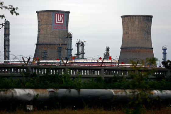 Romania tính kiểm soát công ty địa phương của Lukoil