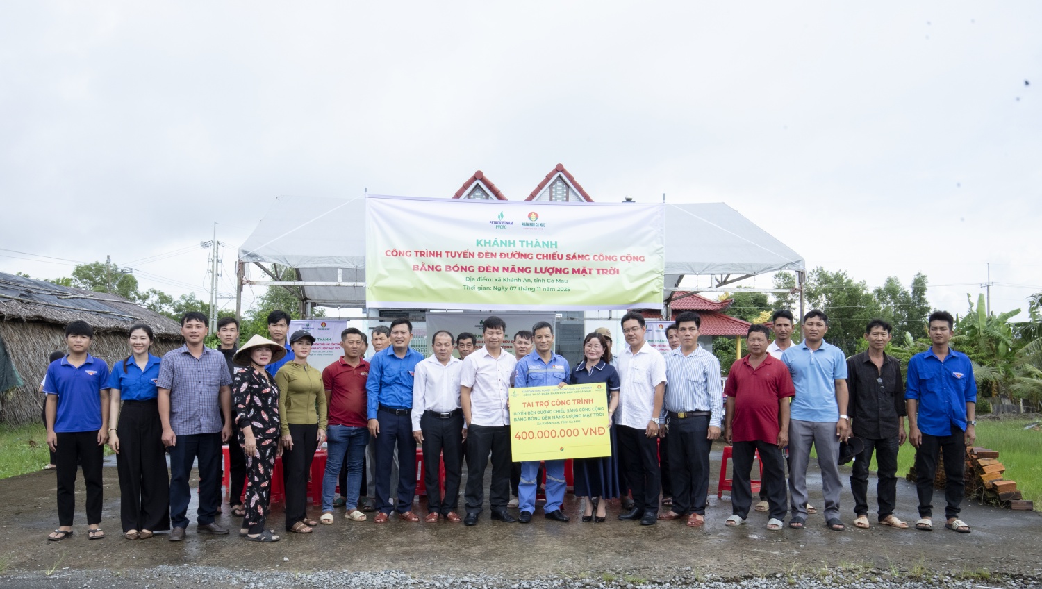 PVCFC tài trợ chiếu sáng nông thôn bằng năng lượng, giảm rủi ro điện vùng sông nước PVCFC tài trợ chiếu sáng nông thôn bằng năng lượng, giảm rủi ro điện vùng sông nước