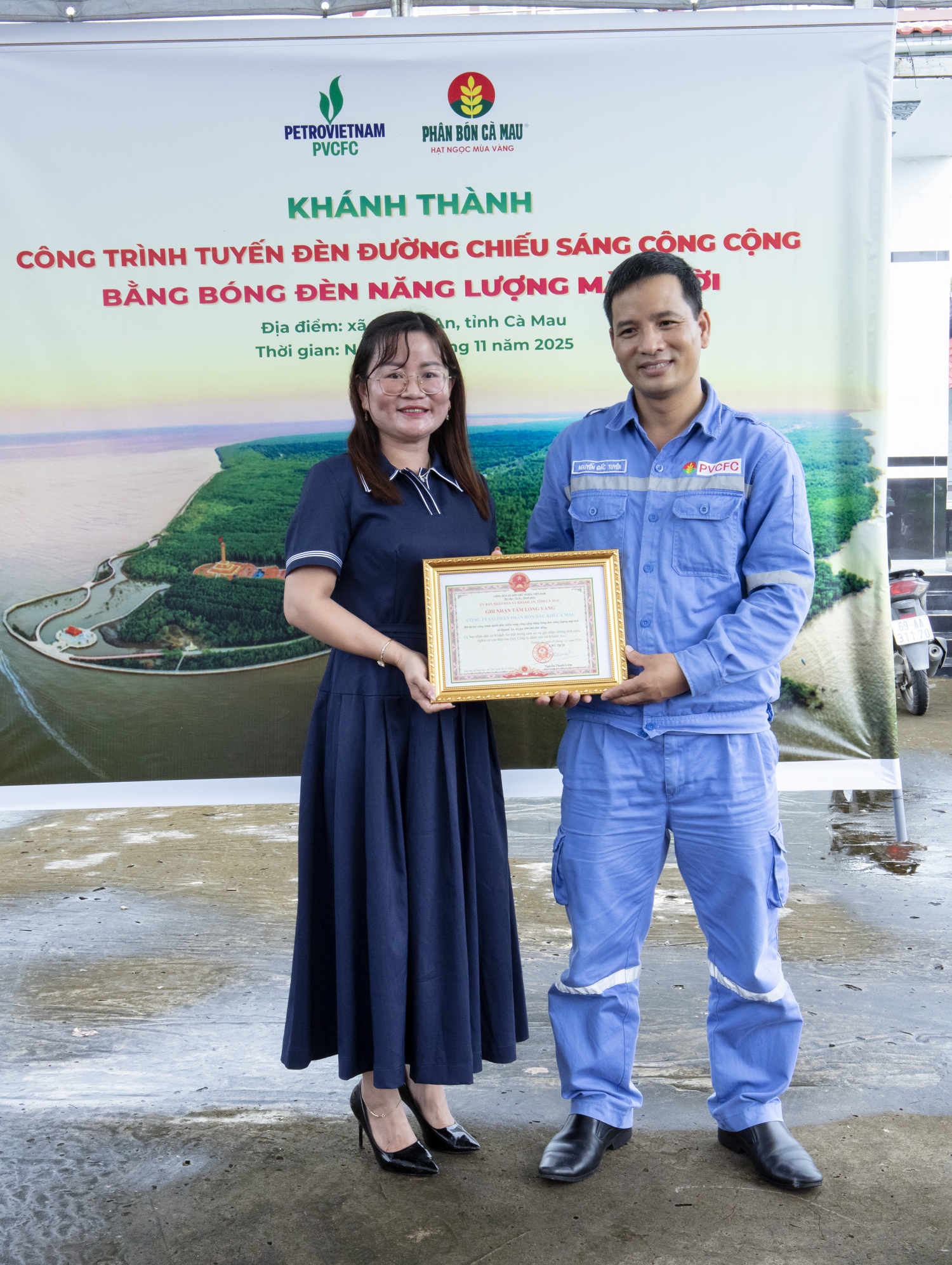 PVCFC tài trợ chiếu sáng nông thôn bằng năng lượng, giảm rủi ro điện vùng sông nước PVCFC tài trợ chiếu sáng nông thôn bằng năng lượng, giảm rủi ro điện vùng sông nước